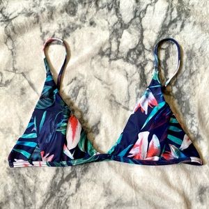 NWOT Tropical Floral Hawaiian Print Navy Blue Padded Triangle String Bikini Top